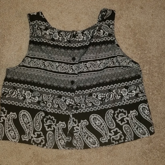 📌Black white tribal print/boho Crop Top ● - Picture 3 of 4